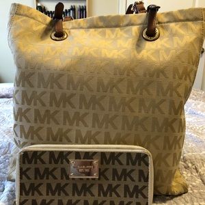 Michael Kors Purse and Wallet bundle!